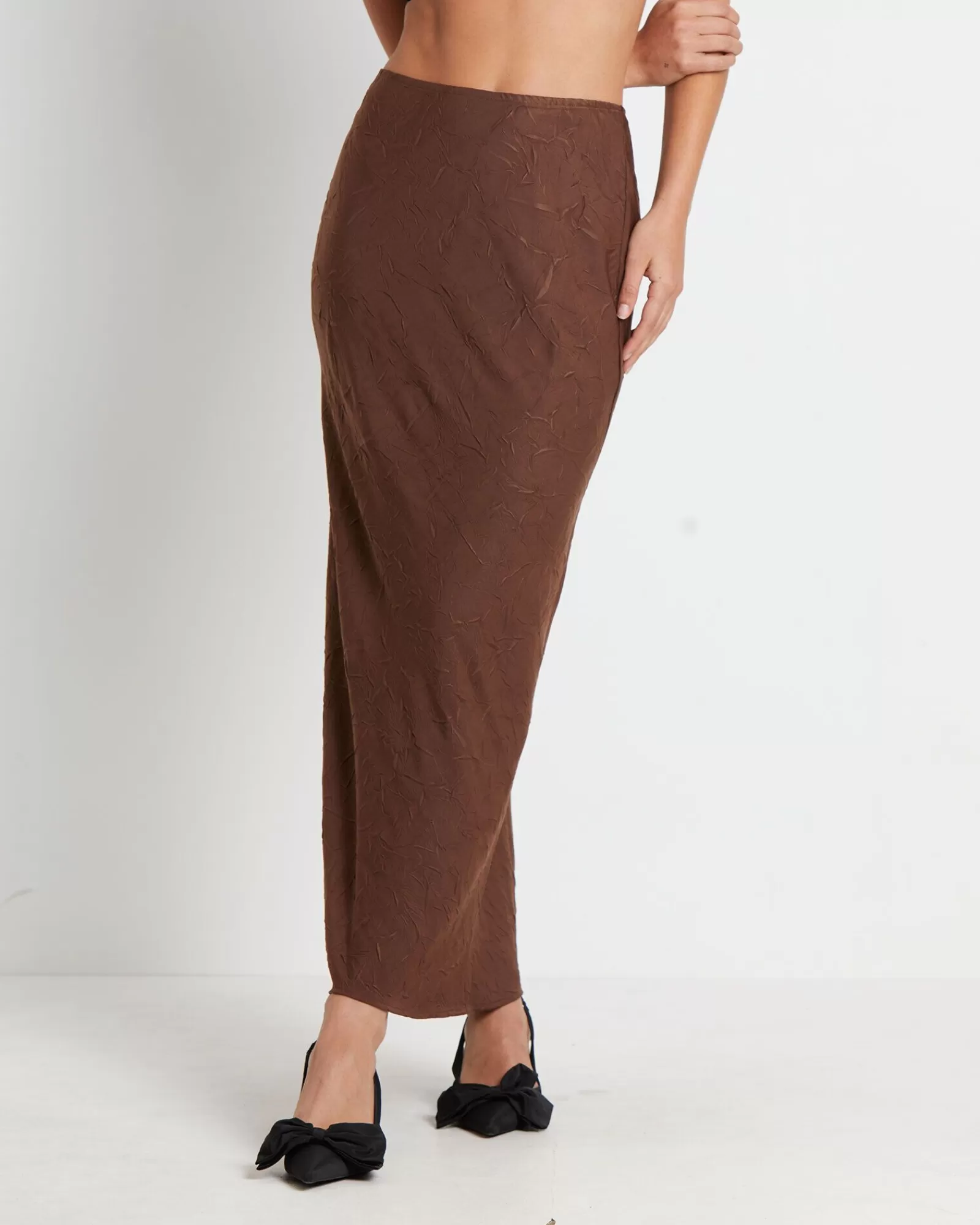 Discount STUDIO Allegra Crinkle Satin Maxi Skirt In Chocolate Brown