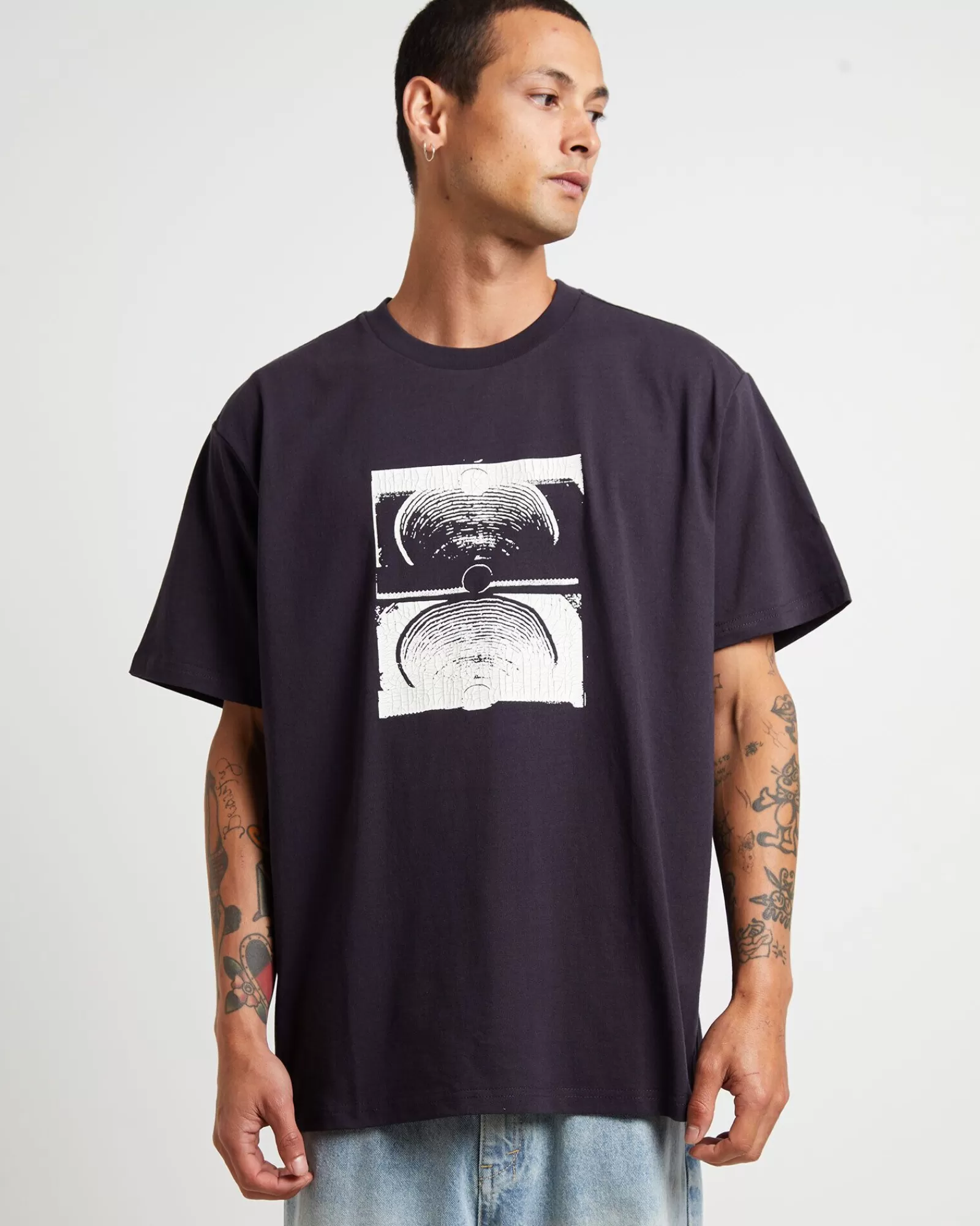 Flash Sale FORMER Cracked Crux Short Sleeve T-Shirt In Navy