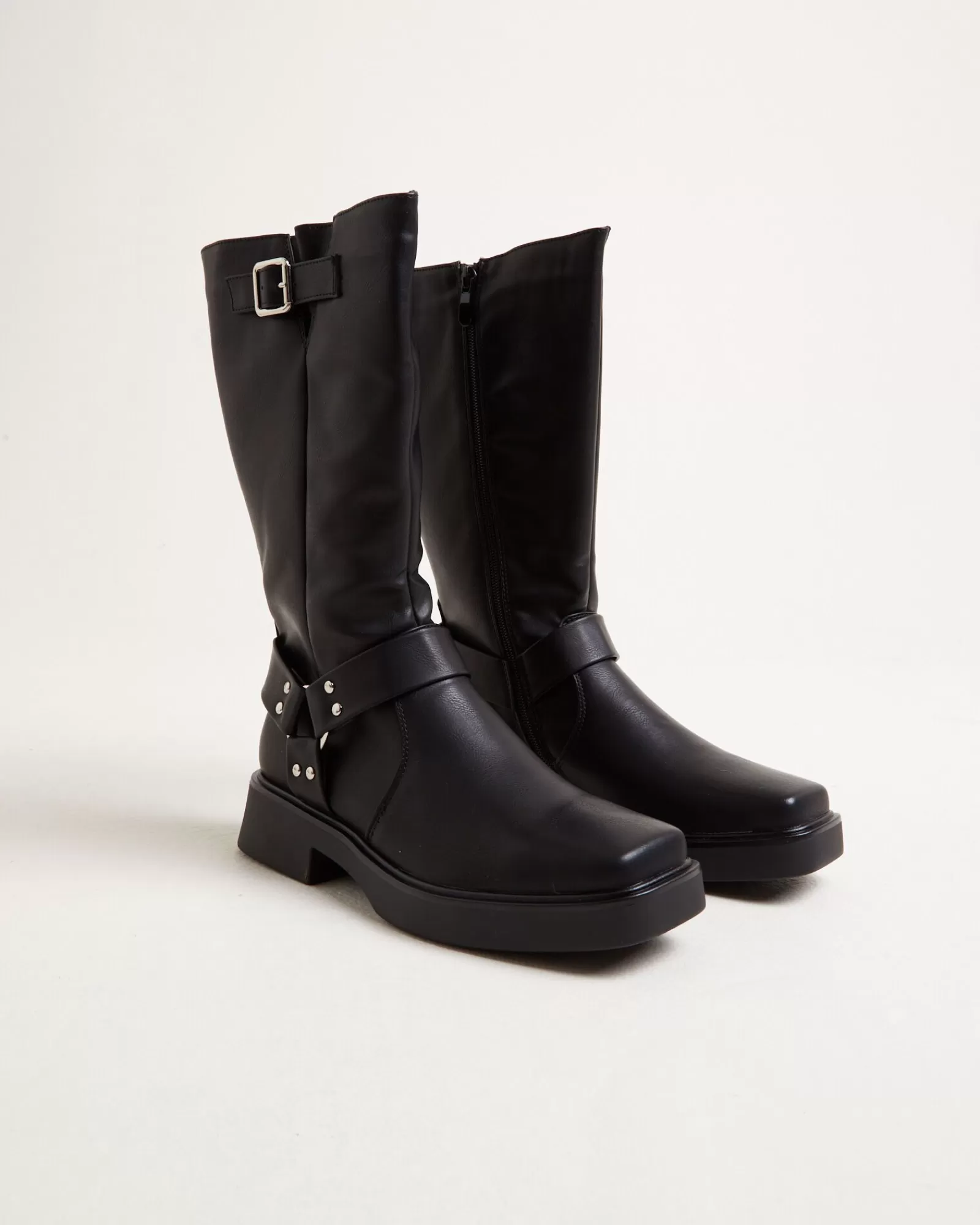 Discount THERAPY Edge Bot Boots In Black