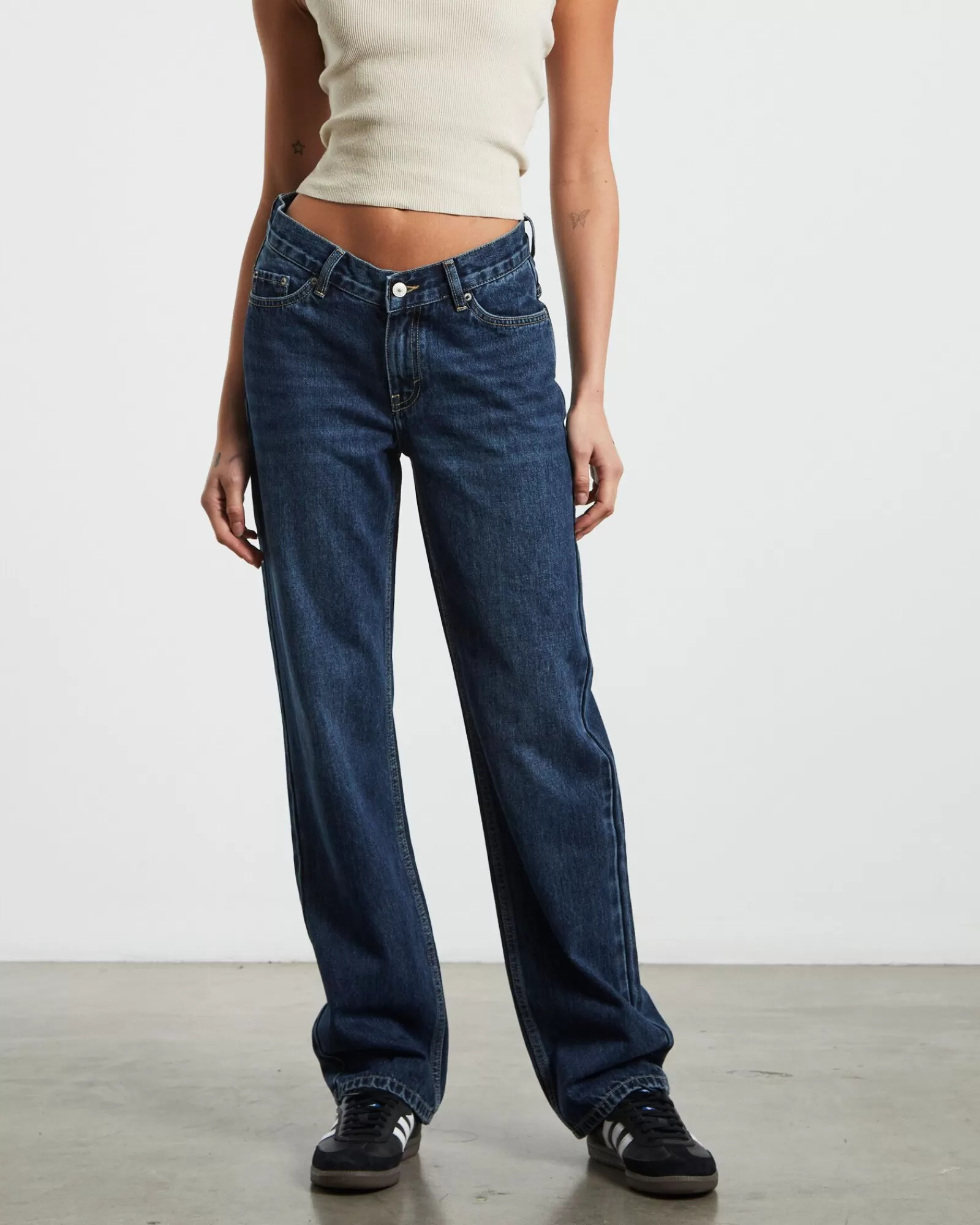 Discount NEON HART Emmy V Waist Straight Jeans In Y2K Blue