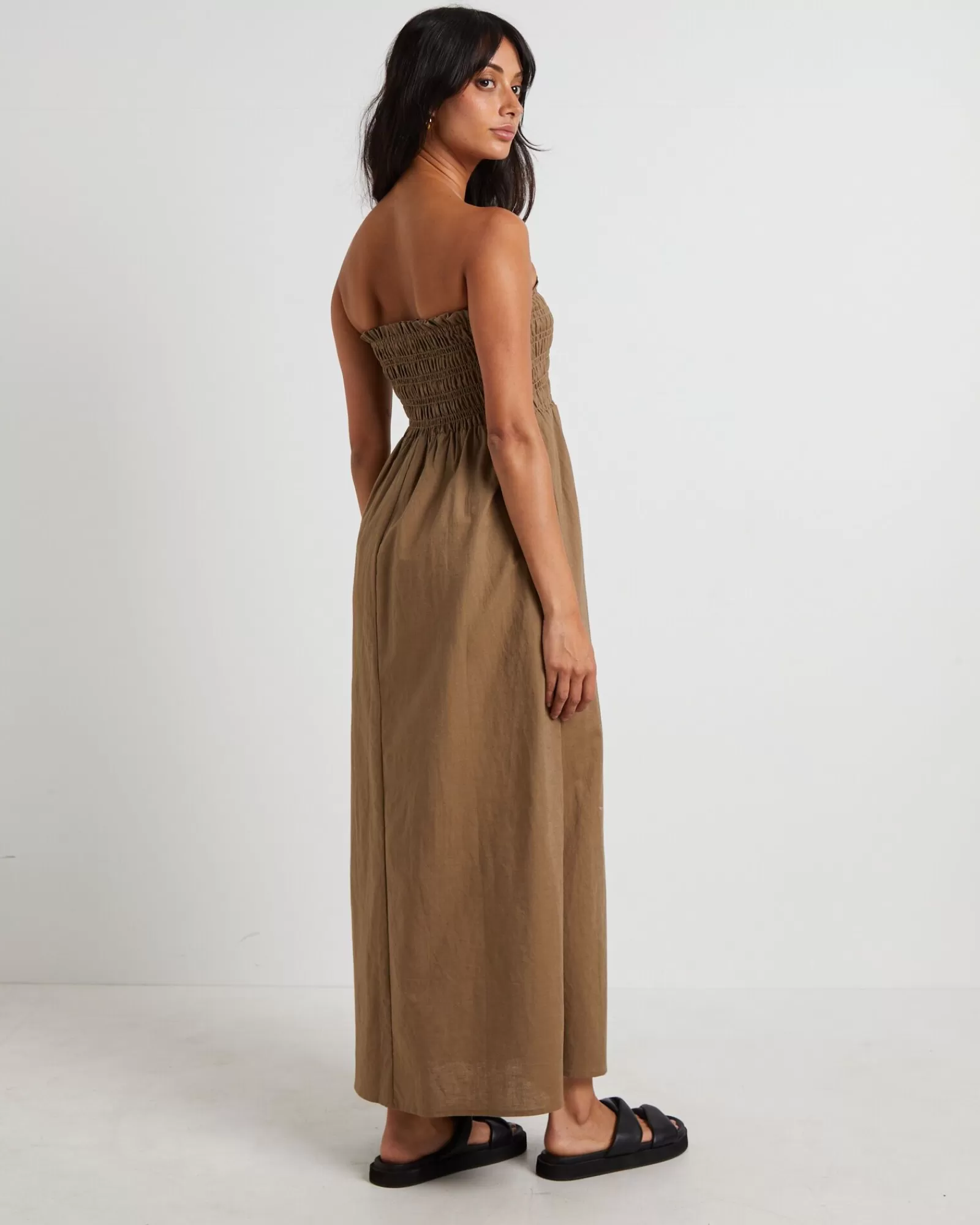 Sale SUBTITLED Esme Shirred Bandeau Maxi Dress In Hazelnut Brown