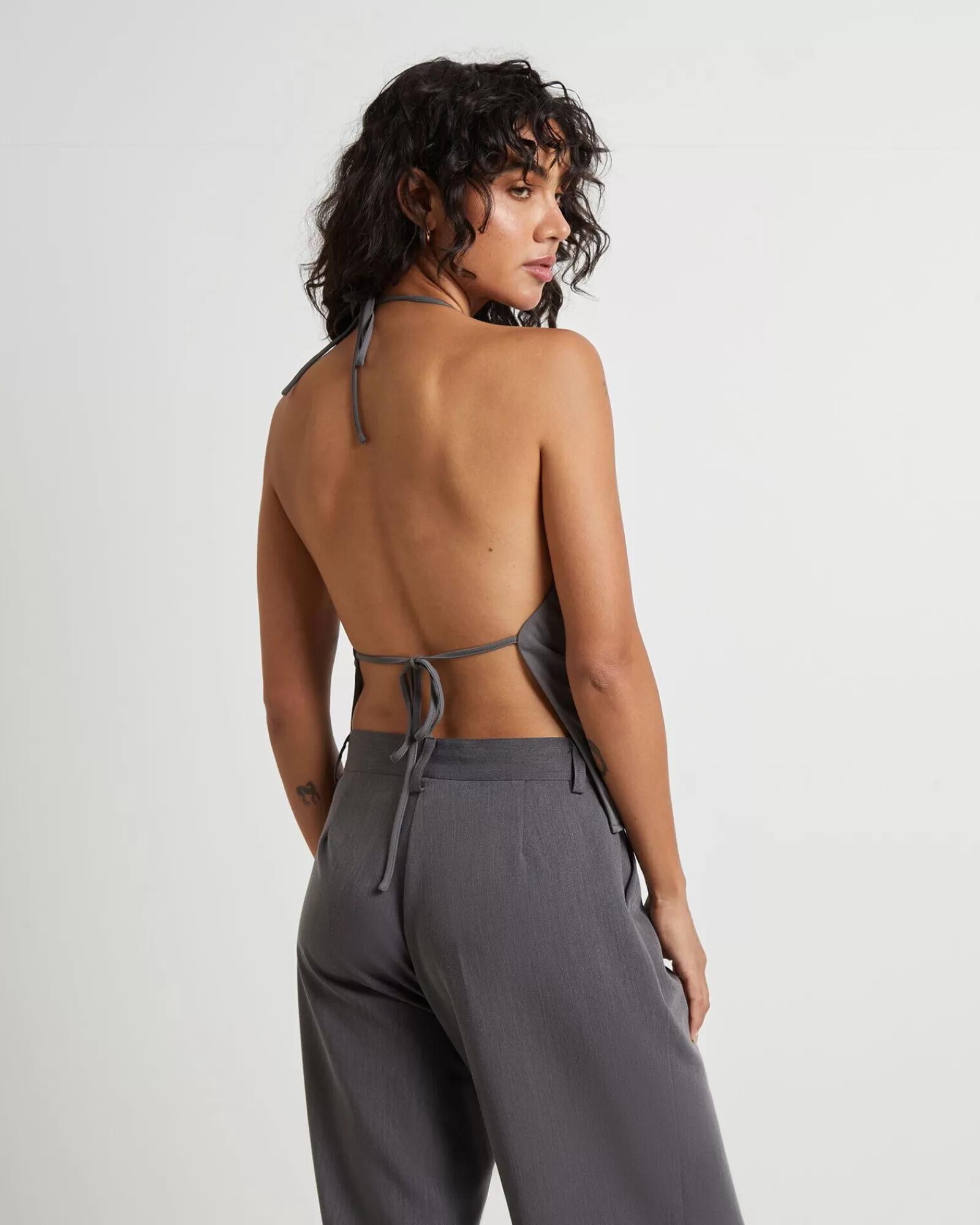 Outlet ALICE IN THE EVE Frankie Slinky Cowl Neck Halter Top In Slate Grey