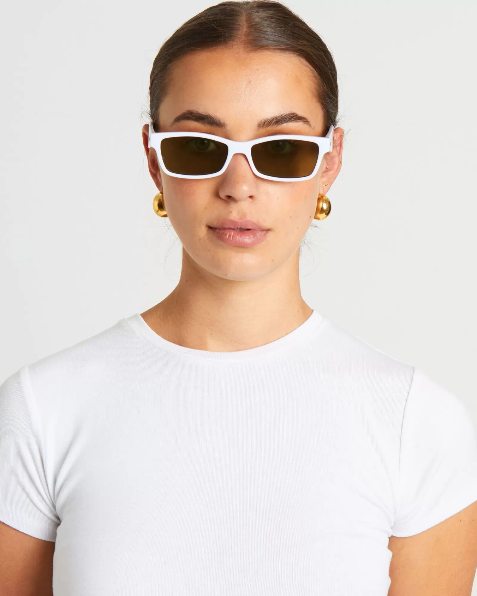 Fashion LE SPECS Le Sustain Plateaux Sunglasses In White/Moss Mono