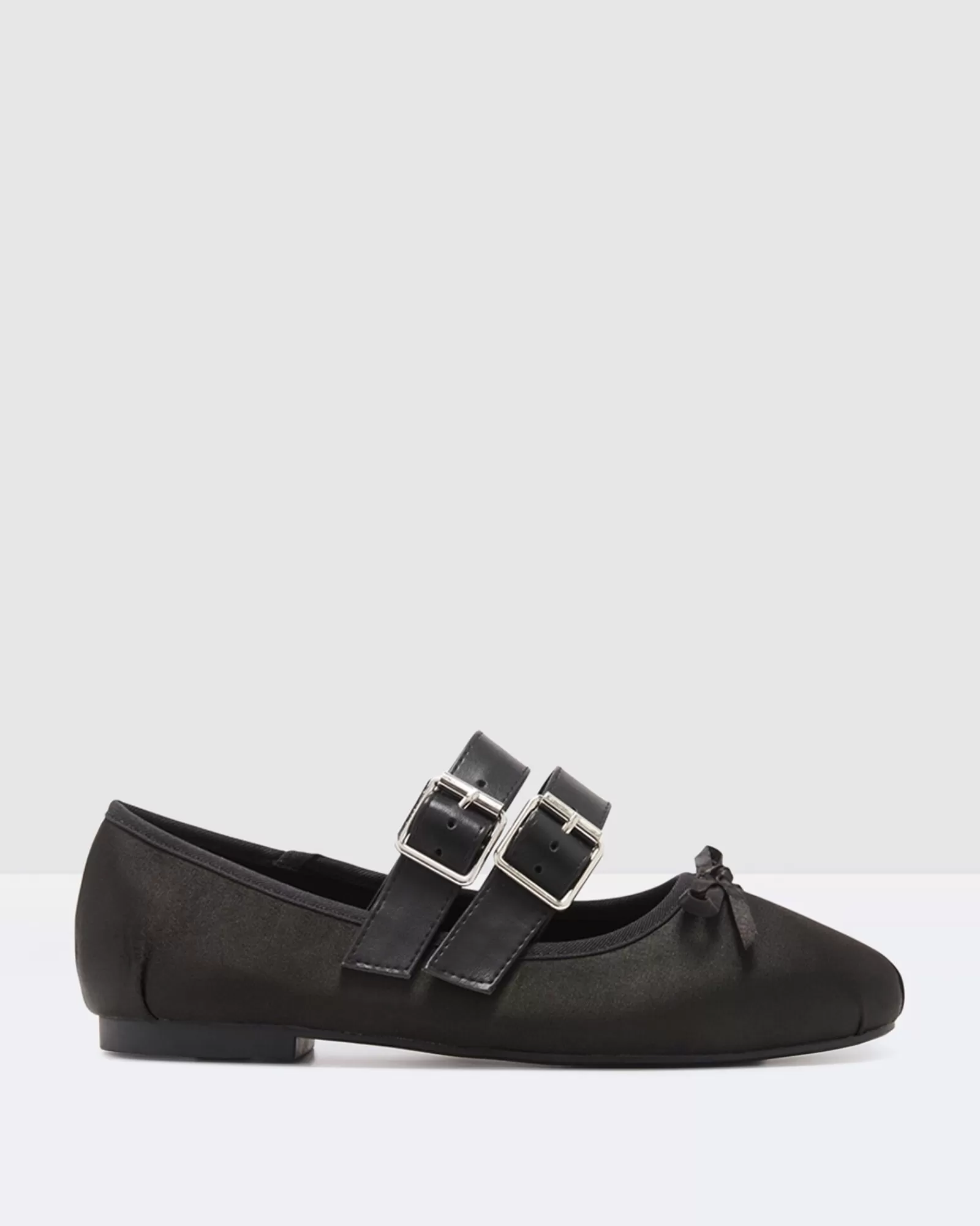 Discount THERAPY Mythos Ballet Flats In Black