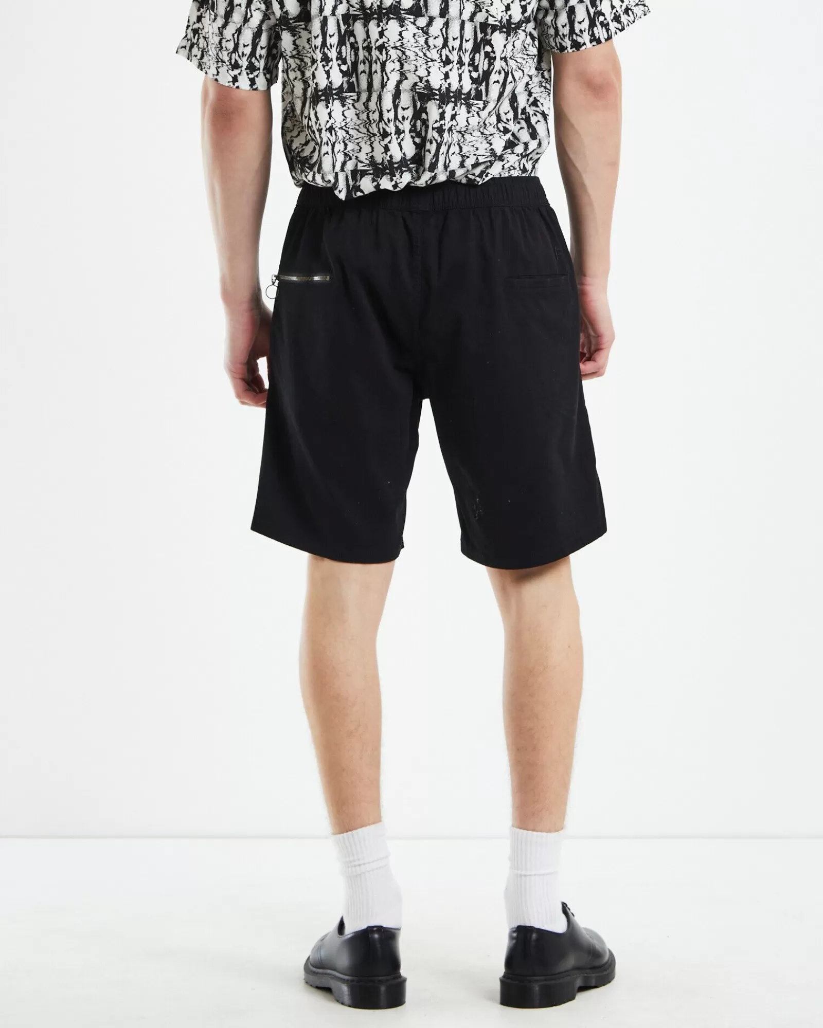 Hot FORMER Prayer Walkshorts Black