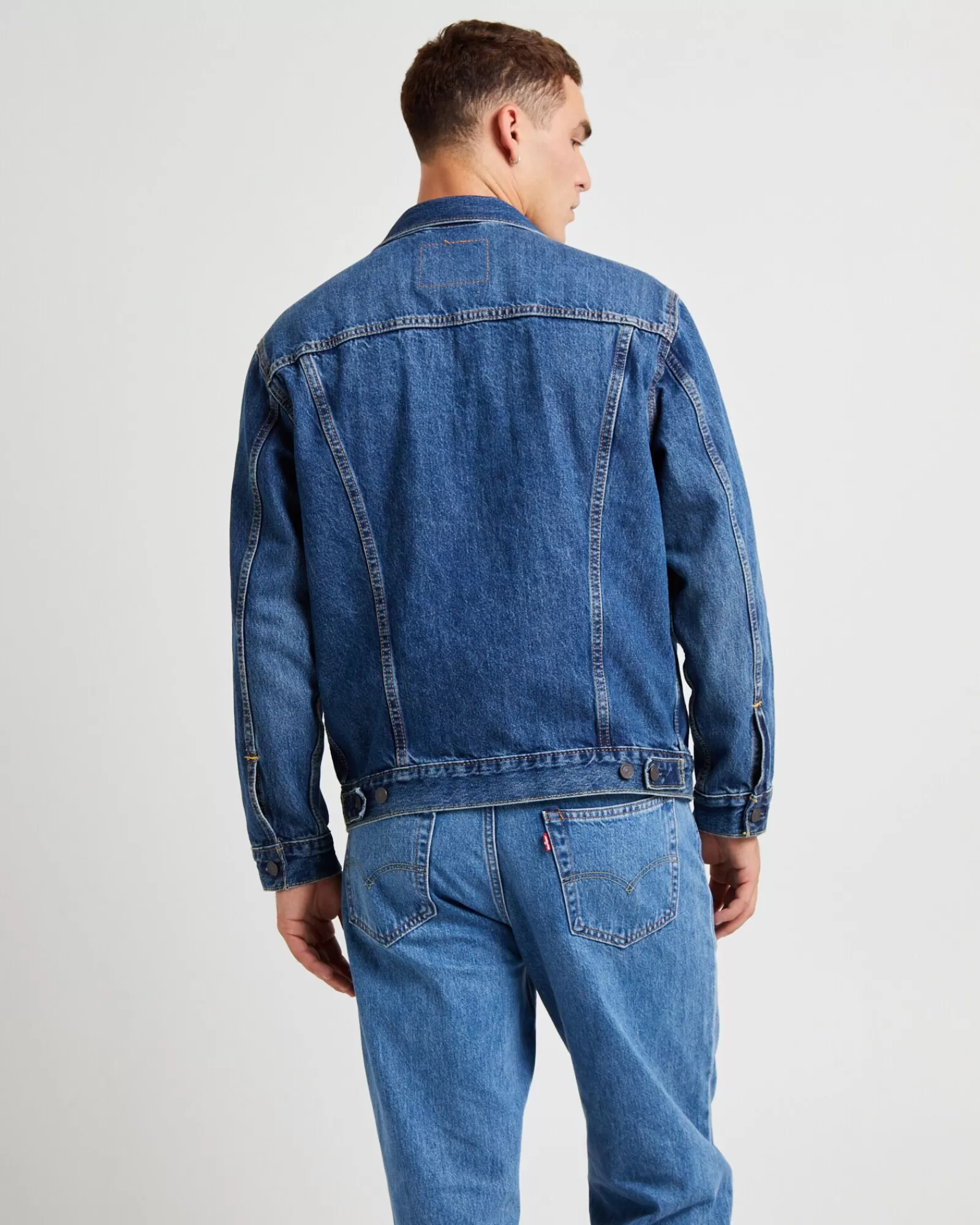 New LEVIS Relaxed Fit Trucker Denim Jacket Waterfalls