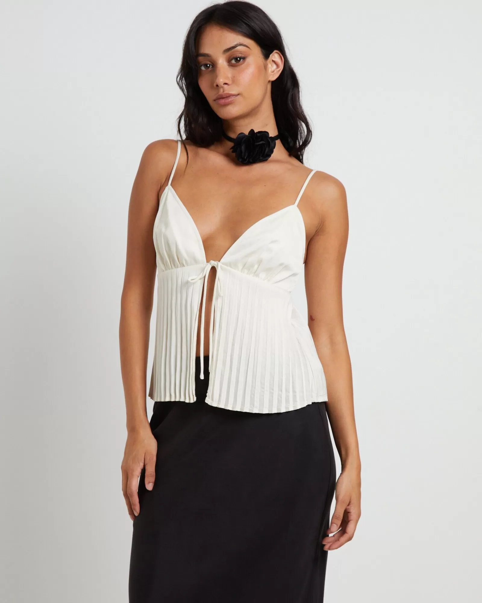 Cheap ALICE IN THE EVE Rhea Pleated Top In Ivory