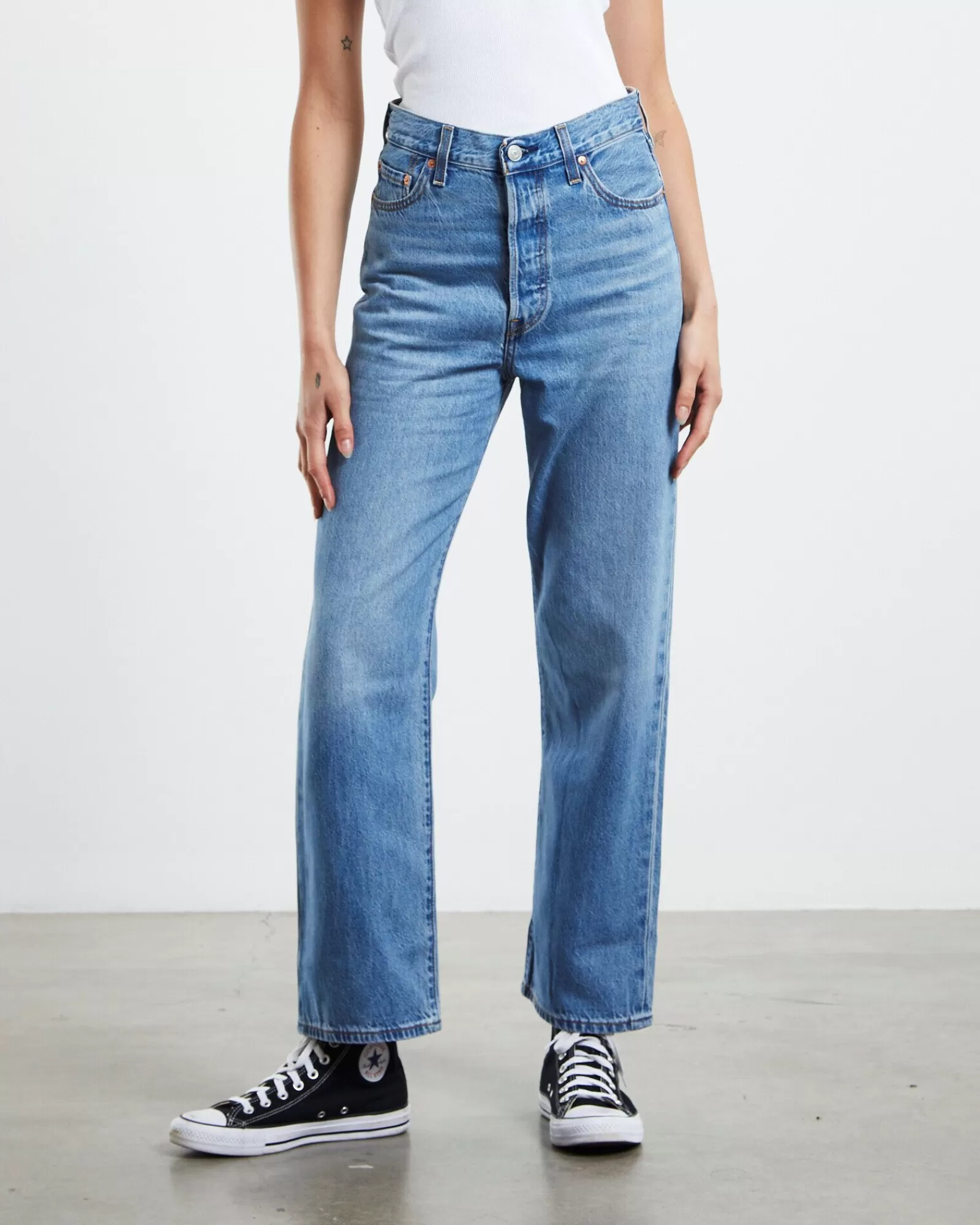 Flash Sale LEVIS Ribcage Straight Ankle Jeans In The Middle Light Indigo