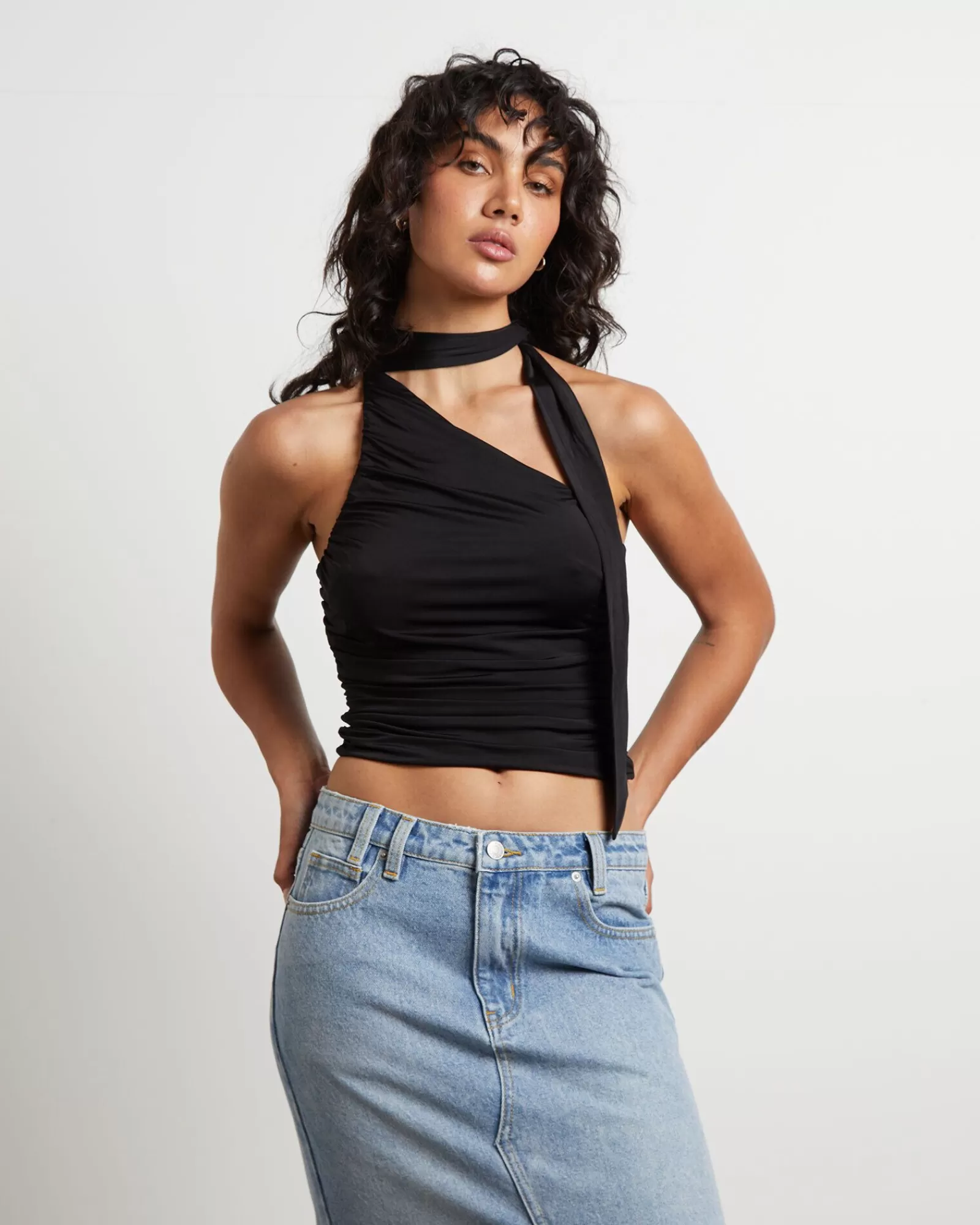 Cheap ALICE IN THE EVE Rowan Slinky Chocker Top In Black