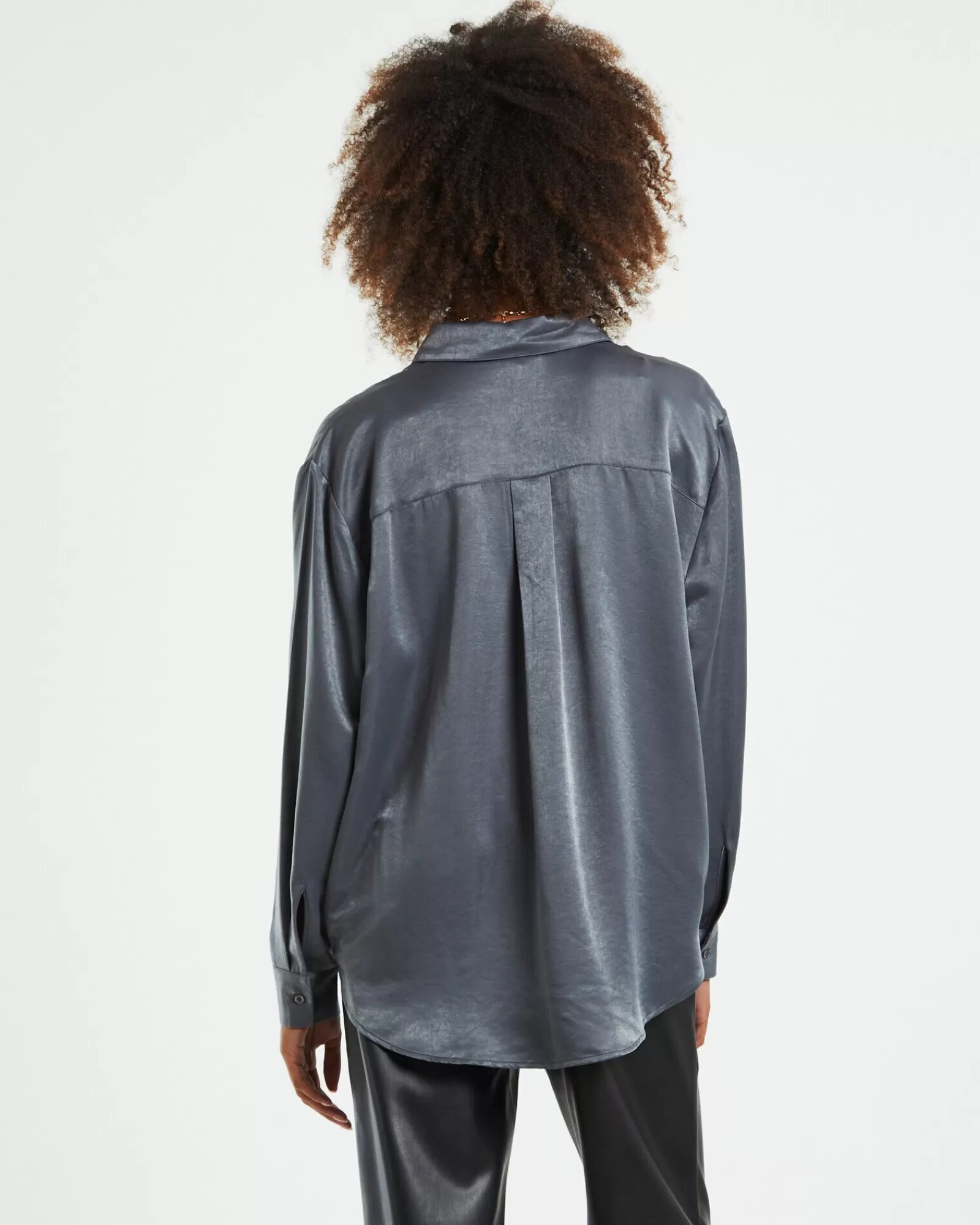 New ALICE IN THE EVE Tina Silky Oversized Long Sleeve Shirt Charcoal