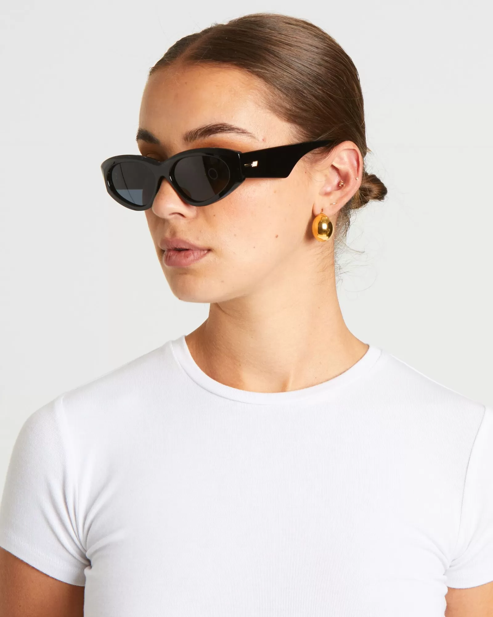 Discount LE SPECS Under Wraps Sunglasses In Black/Smoke Mono