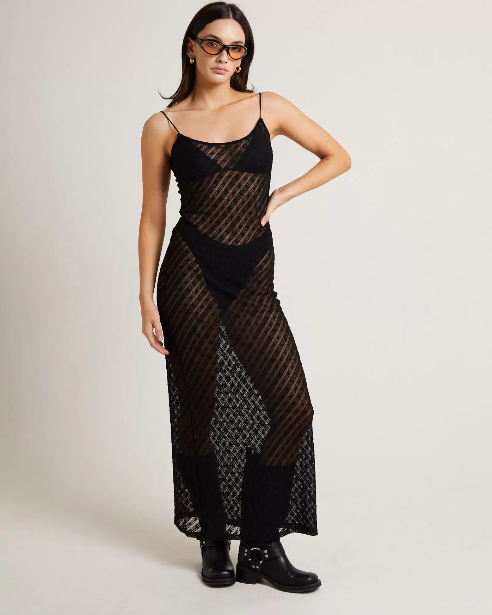 New ALICE IN THE EVE Zayla Daisy Lace Maxi Dress In Black