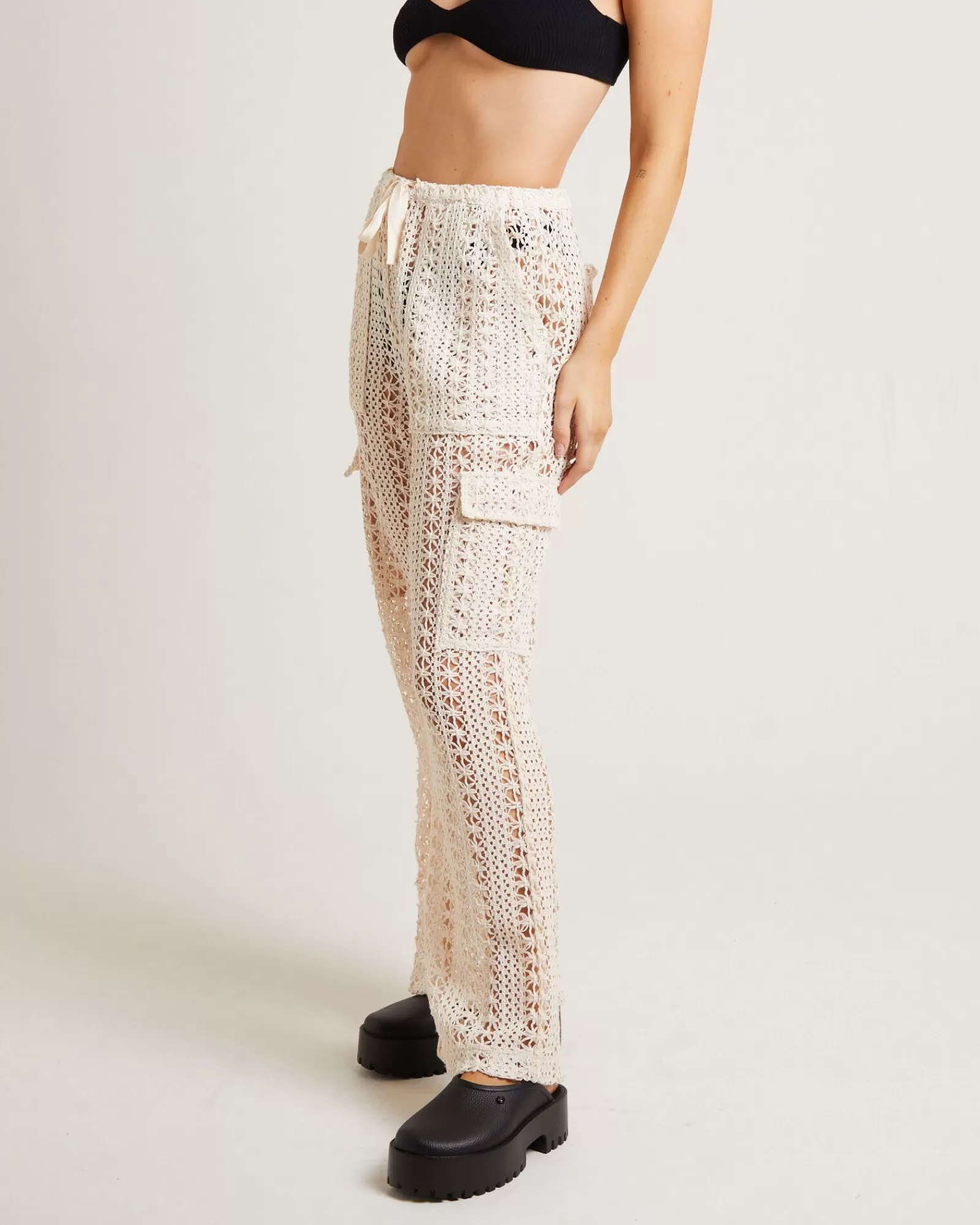 Cheap SUBTITLED Zulu Crochet Cargo Pants In Milky White